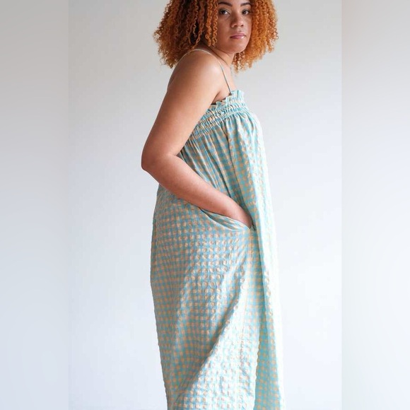 Ali Golden Dresses & Skirts - Ali Golden Gingham Elastic Midi Dress w/ Pockets | Size L